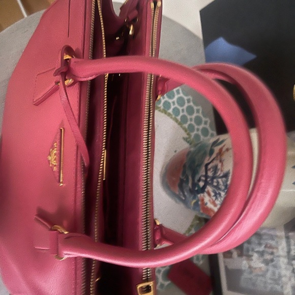 Authentic Prada Saffiano Leather with Strap - Picture 9 of 12